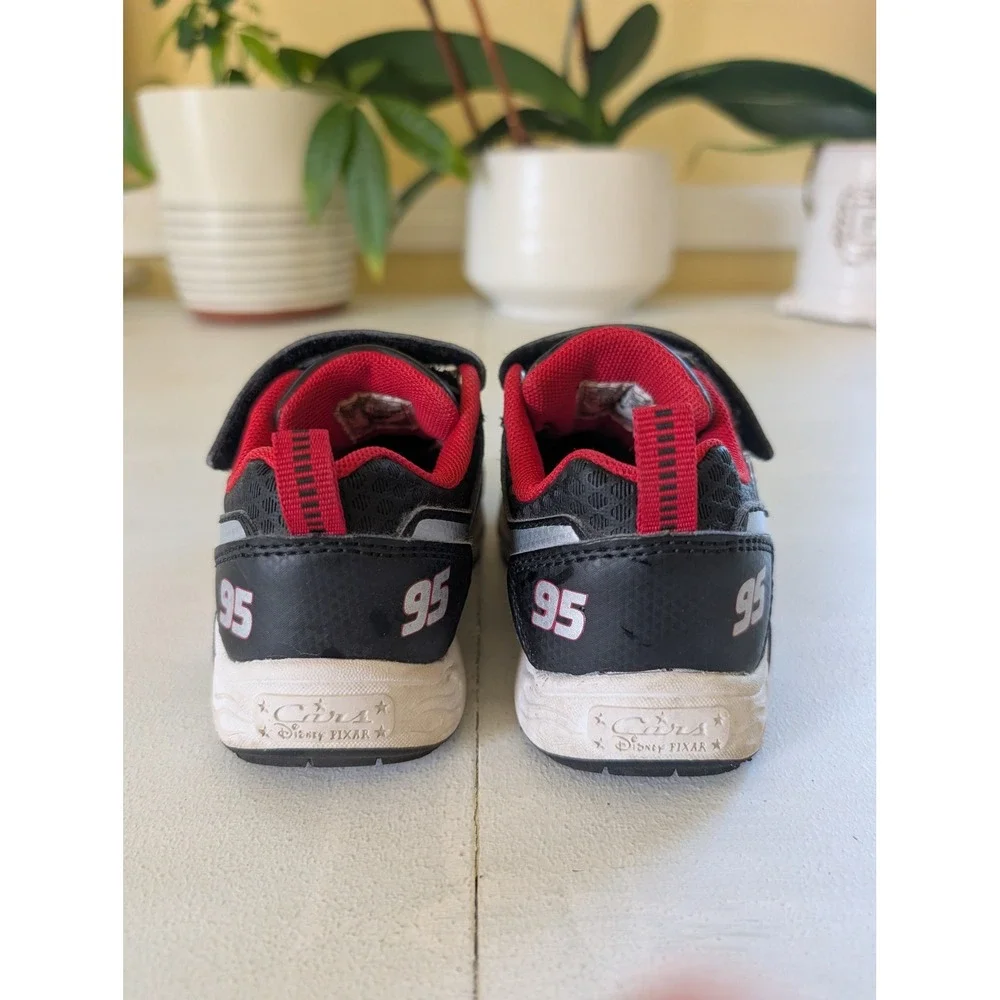 Lightning McQueen Boys Sneakers Shoes Sz 7 Light Up Cars 95 Racing Black Red